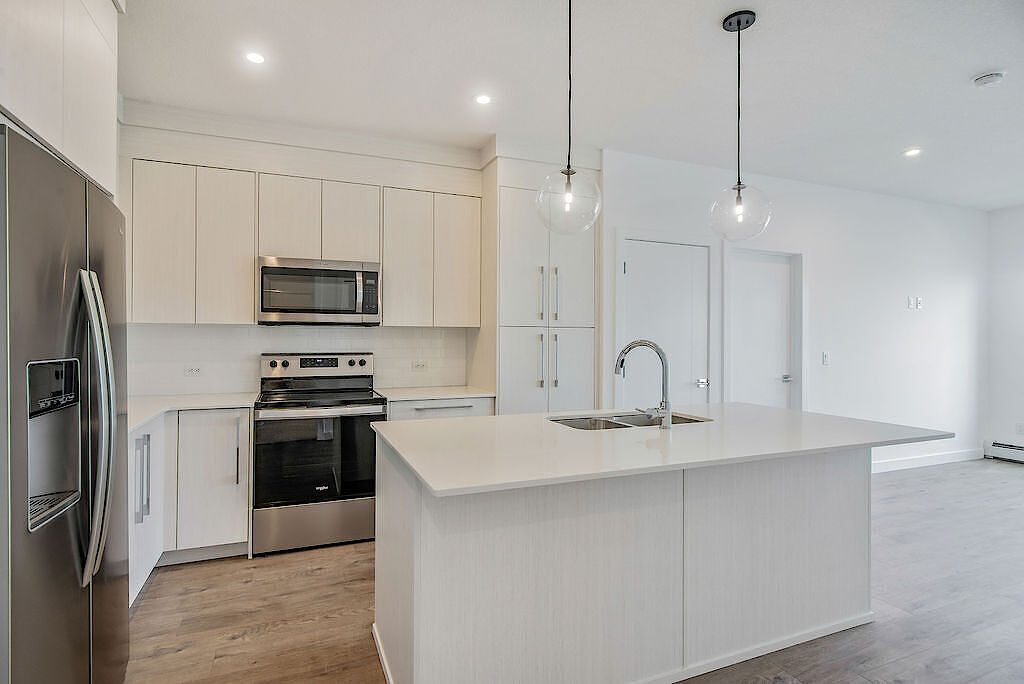 Calgary 2 bedrooms Condo Unit for rent. Property photo: 639242-1
