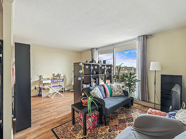 Calgary 1 bedroom Condo Unit for rent. Property photo: 639289-3