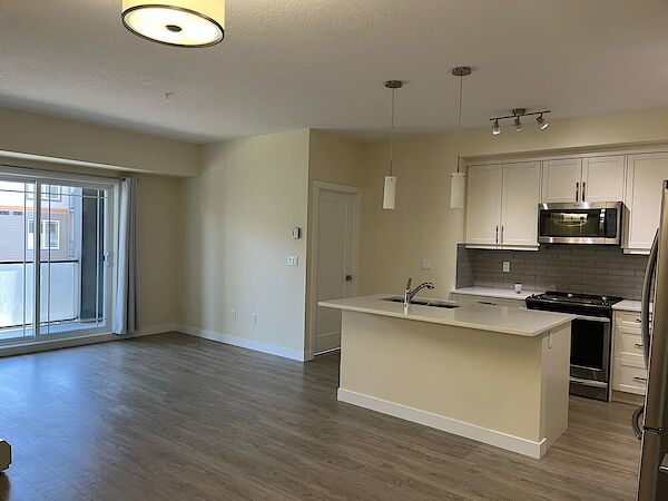 Calgary 2 bedrooms Condo Unit for rent. Property photo: 639319-2