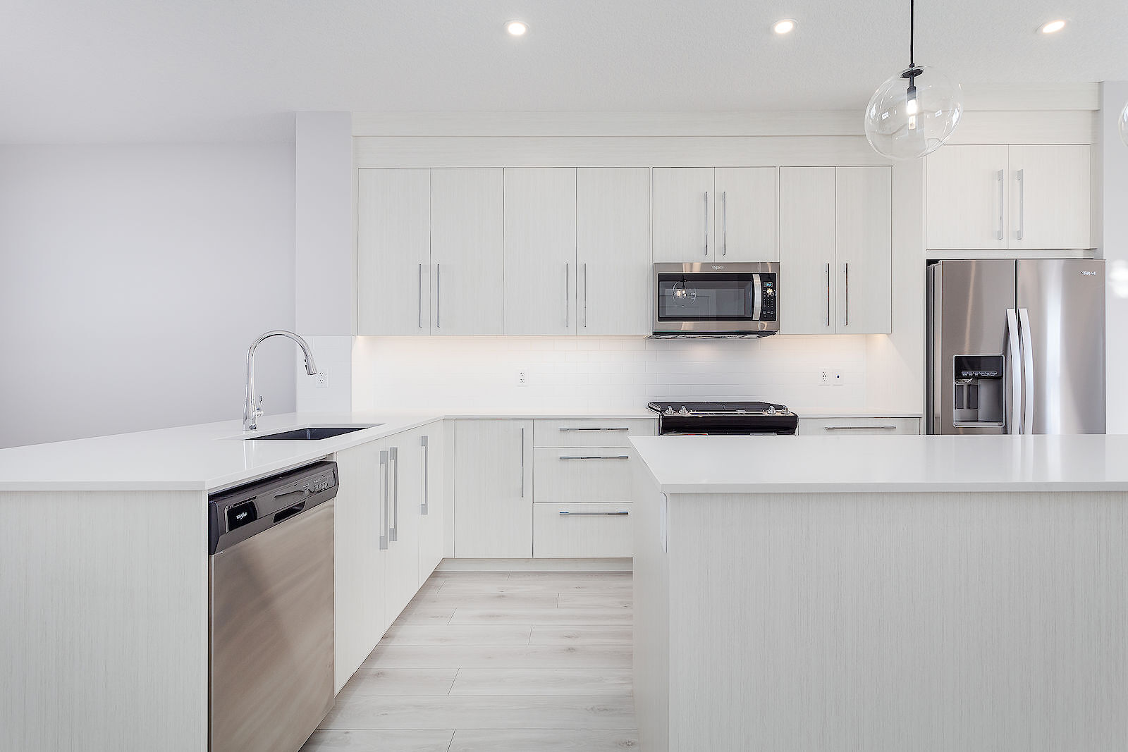 Calgary 3 bedrooms Main Floor for rent. Property photo: 639323-1