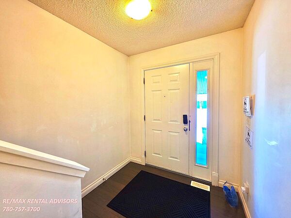 Edmonton 3 bedrooms Townhouse for rent. Property photo: 639324-2