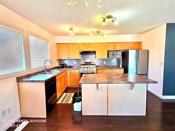 Edmonton 3 bedrooms Townhouse for rent. Property photo: 639324-3