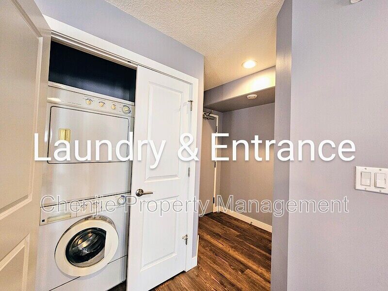 Edmonton 3 + Den bedrooms Condo Unit for rent. Property photo: 639326-1