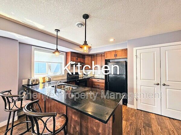 Edmonton 3 + Den bedrooms Condo Unit for rent. Property photo: 639326-3