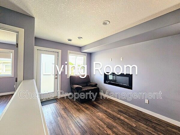 Edmonton 3 + Den bedrooms Condo Unit for rent. Property photo: 639326-2