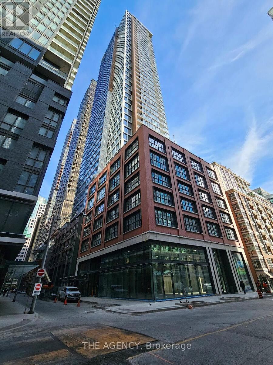 Toronto studio Apartment for rent. Property photo: 639339-1