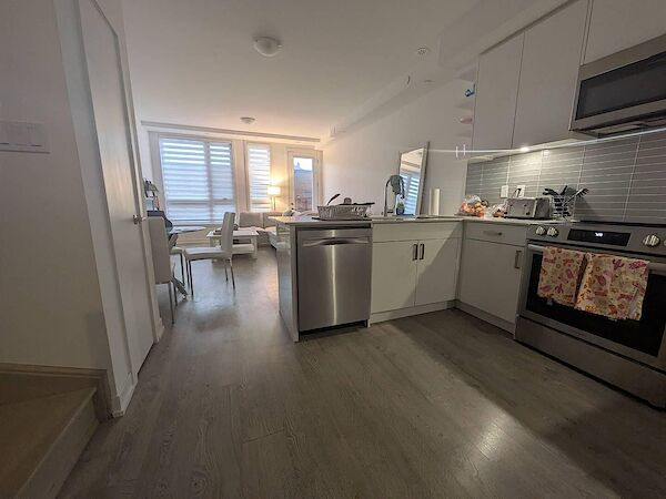 North York 4 bedrooms Townhouse for rent. Property photo: 639413-3