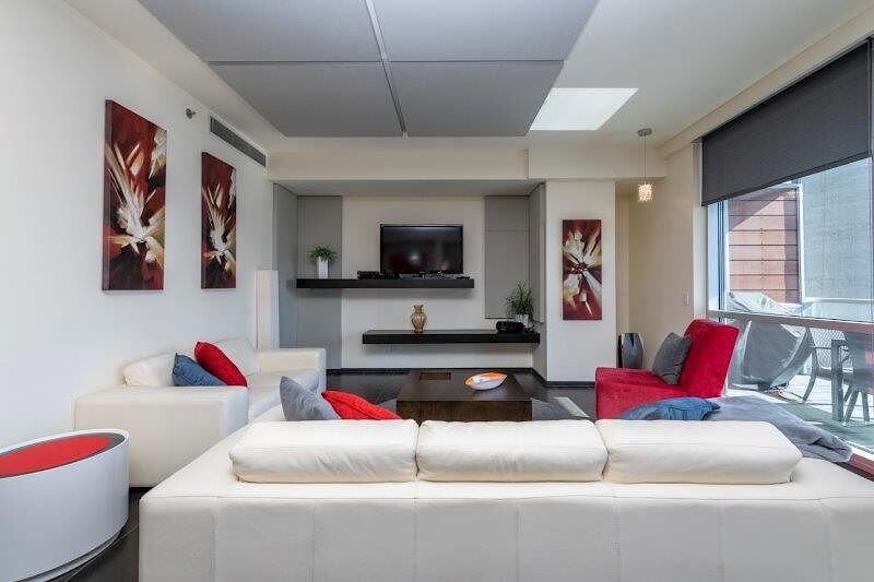 Calgary 1 bedroom Condo Unit for rent. Property photo: 639460-1