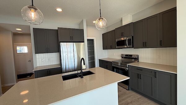 Airdrie 3 bedrooms House for rent. Property photo: 639510-2