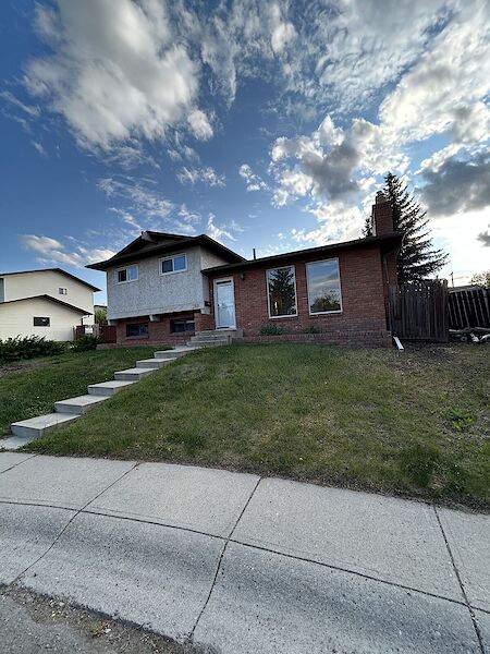 Calgary 3 bedrooms Main Floor for rent. Property photo: 639587-2