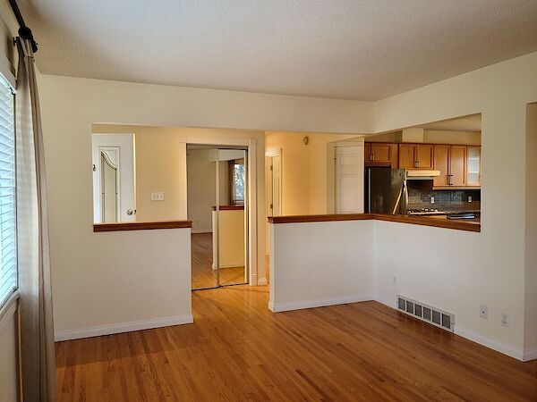 Calgary 3 bedrooms Main Floor for rent. Property photo: 639603-2