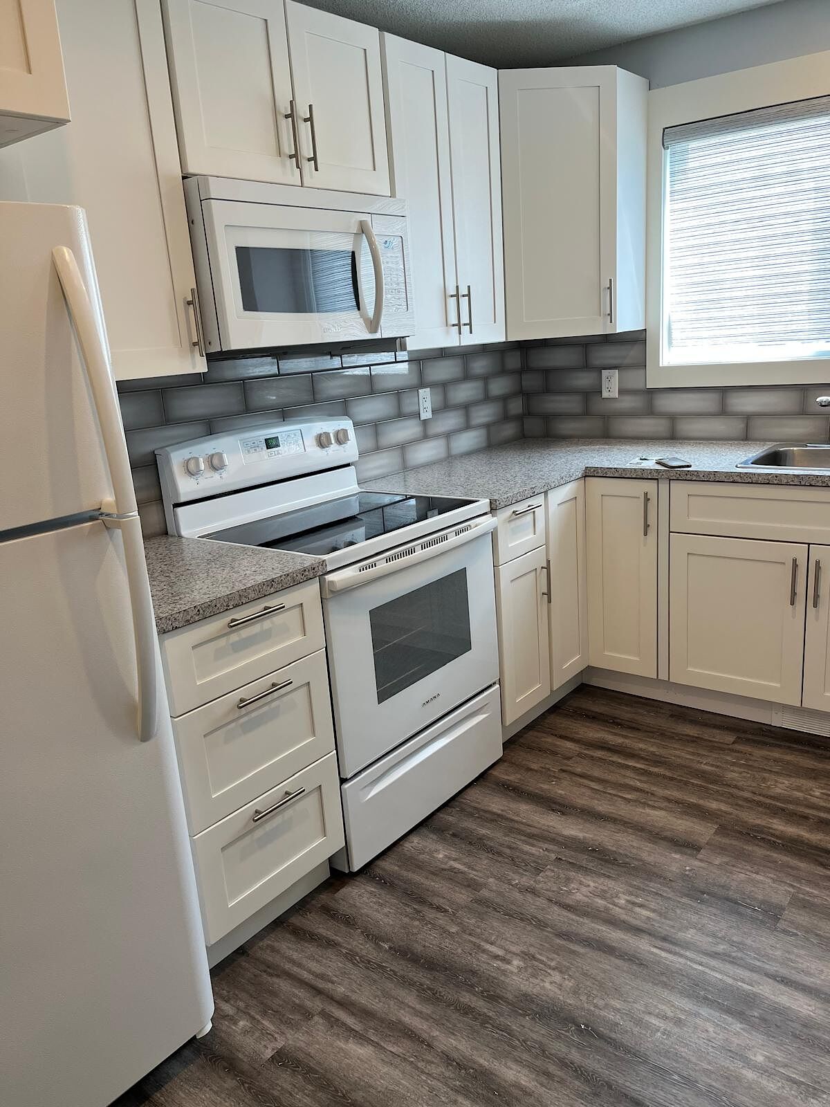 Red Deer 3 bedrooms Townhouse for rent. Property photo: 639620-1
