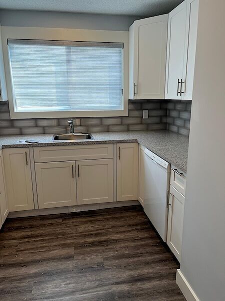 Red Deer 3 bedrooms Townhouse for rent. Property photo: 639620-3