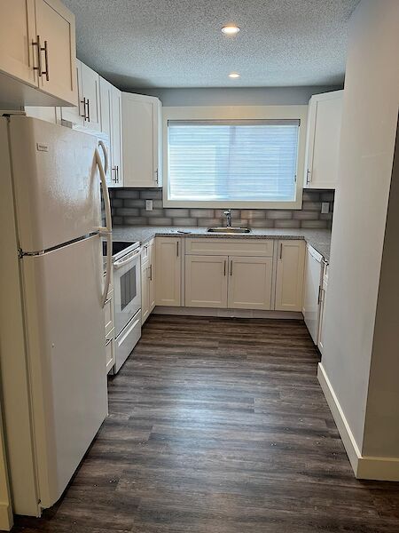 Red Deer 3 bedrooms Townhouse for rent. Property photo: 639620-2