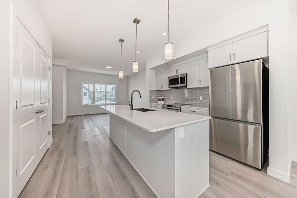 Edmonton 3 bedrooms House for rent. Property photo: 639645-3