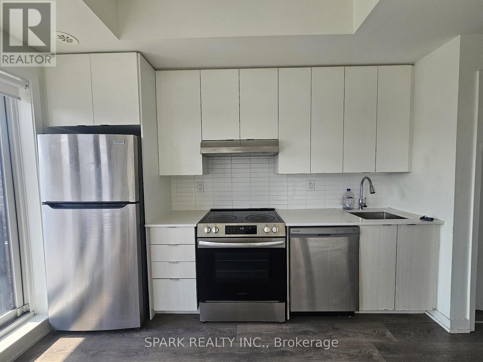 Toronto 2 bedrooms Apartment for rent. Property photo: 639671-1