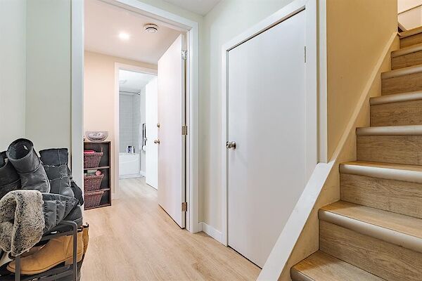Calgary 2 bedrooms Basement for rent. Property photo: 639680-2