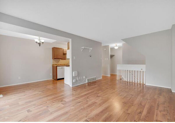 Edmonton 3 bedrooms Townhouse for rent. Property photo: 639684-2