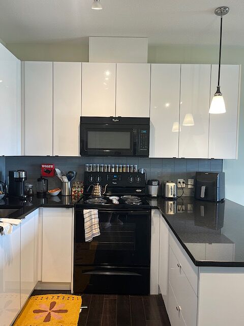 Edmonton 2 bedrooms Condo Unit for rent. Property photo: 639886-1