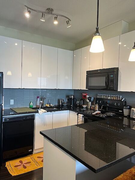 Edmonton 2 bedrooms Condo Unit for rent. Property photo: 639886-3