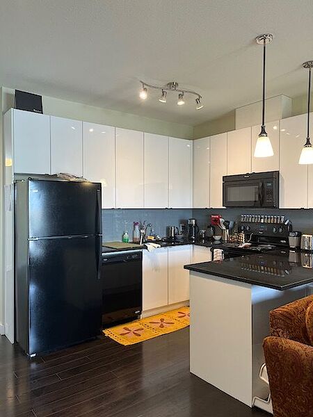 Edmonton 2 bedrooms Condo Unit for rent. Property photo: 639886-2