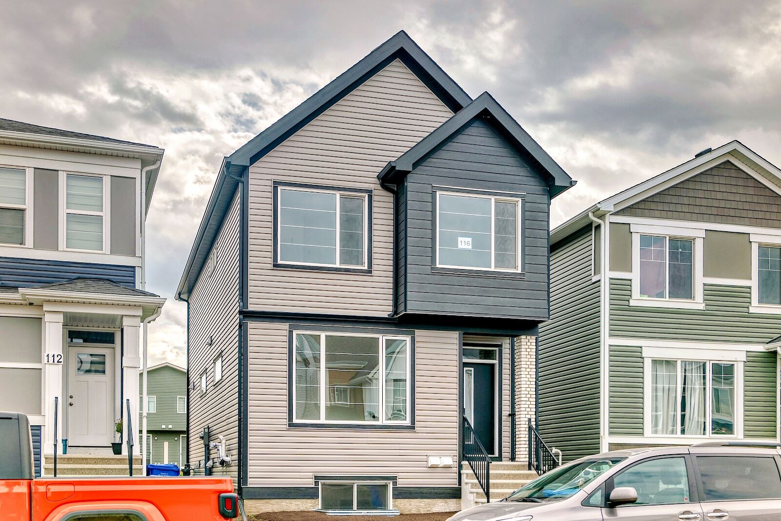 Calgary 4 bedrooms House for rent. Property photo: 639943-1