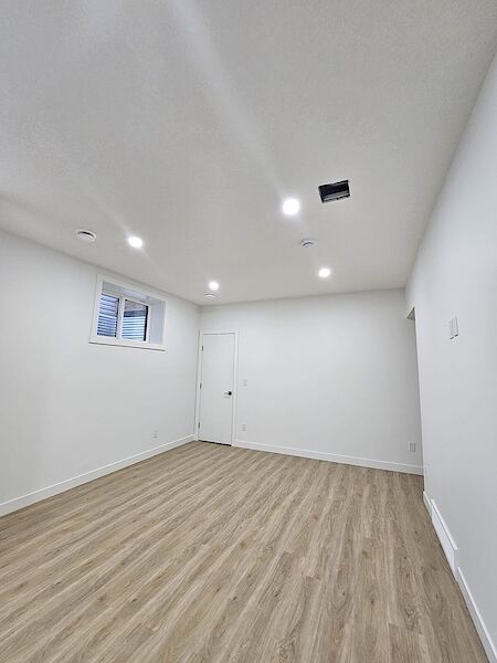 Calgary 2 bedrooms Basement for rent. Property photo: 639982-2