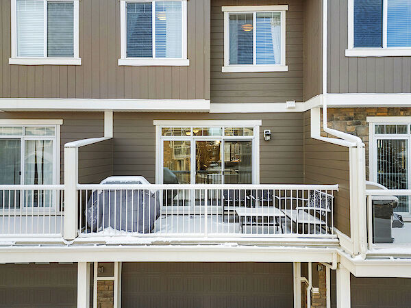 Calgary 3 + Den bedrooms Townhouse for rent. Property photo: 639989-2