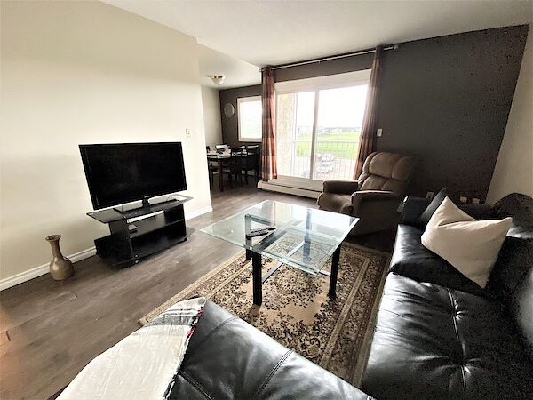 Edmonton 3 bedrooms Condo Unit for rent. Property photo: 639990-3