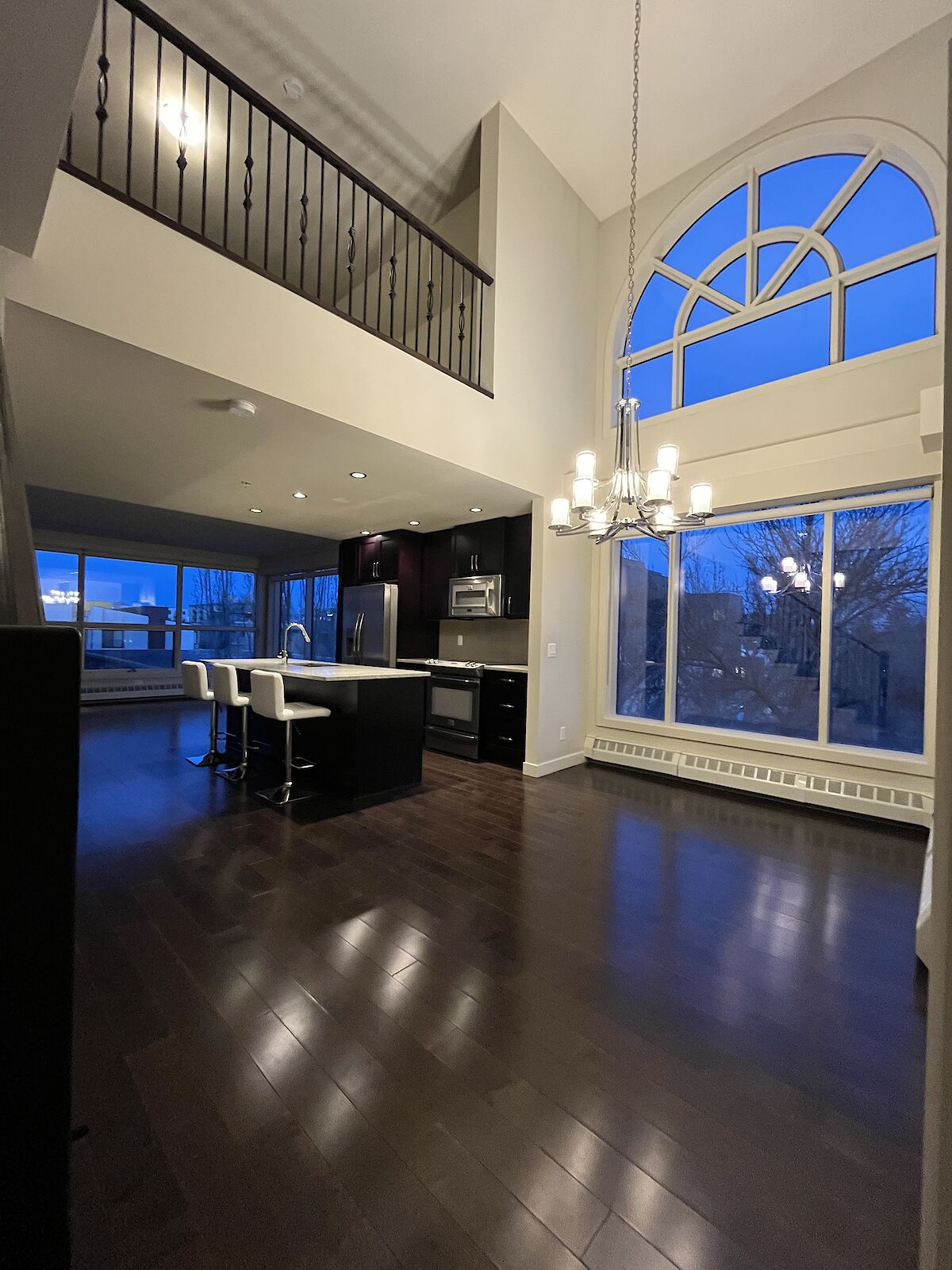 Calgary 2 + Den bedrooms Condo Unit for rent. Property photo: 640026-1