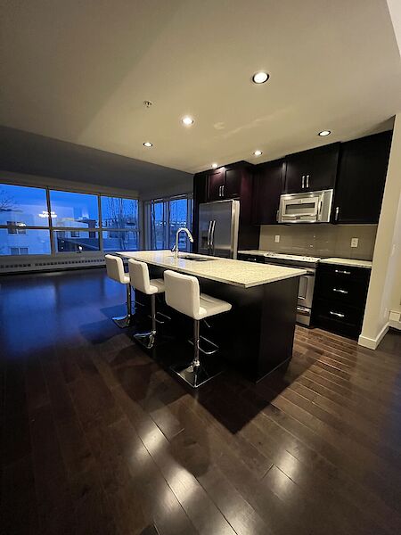 Calgary 2 + Den bedrooms Condo Unit for rent. Property photo: 640026-3