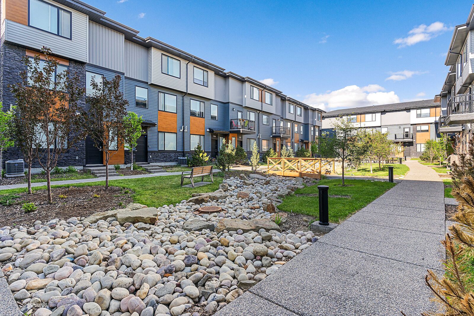 Calgary 3 bedrooms Townhouse for rent. Property photo: 640046-1