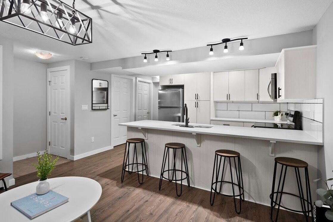 Calgary 2 bedrooms Condo Unit for rent. Property photo: 640057-1