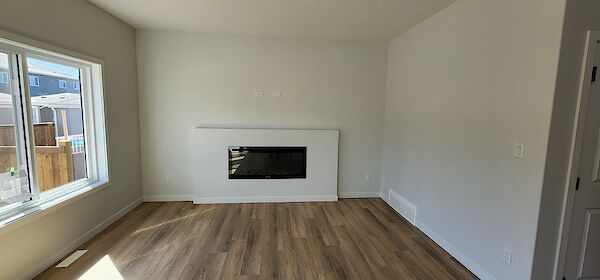 Edmonton 4 bedrooms Duplex for rent. Property photo: 640091-2