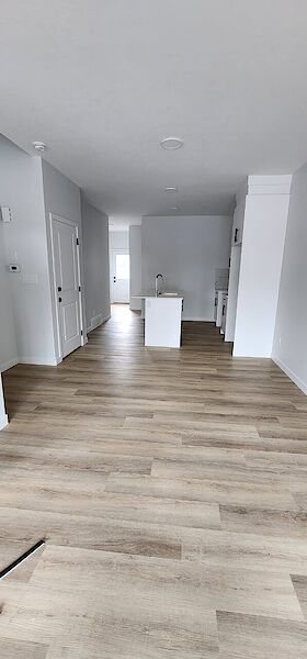 Edmonton 4 bedrooms Duplex for rent. Property photo: 640091-3