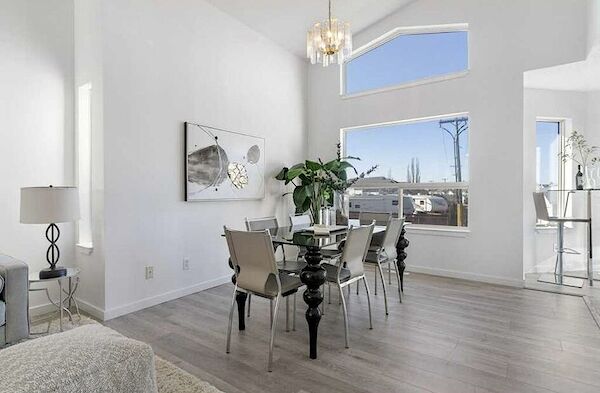Calgary 4 bedrooms House for rent. Property photo: 640124-3