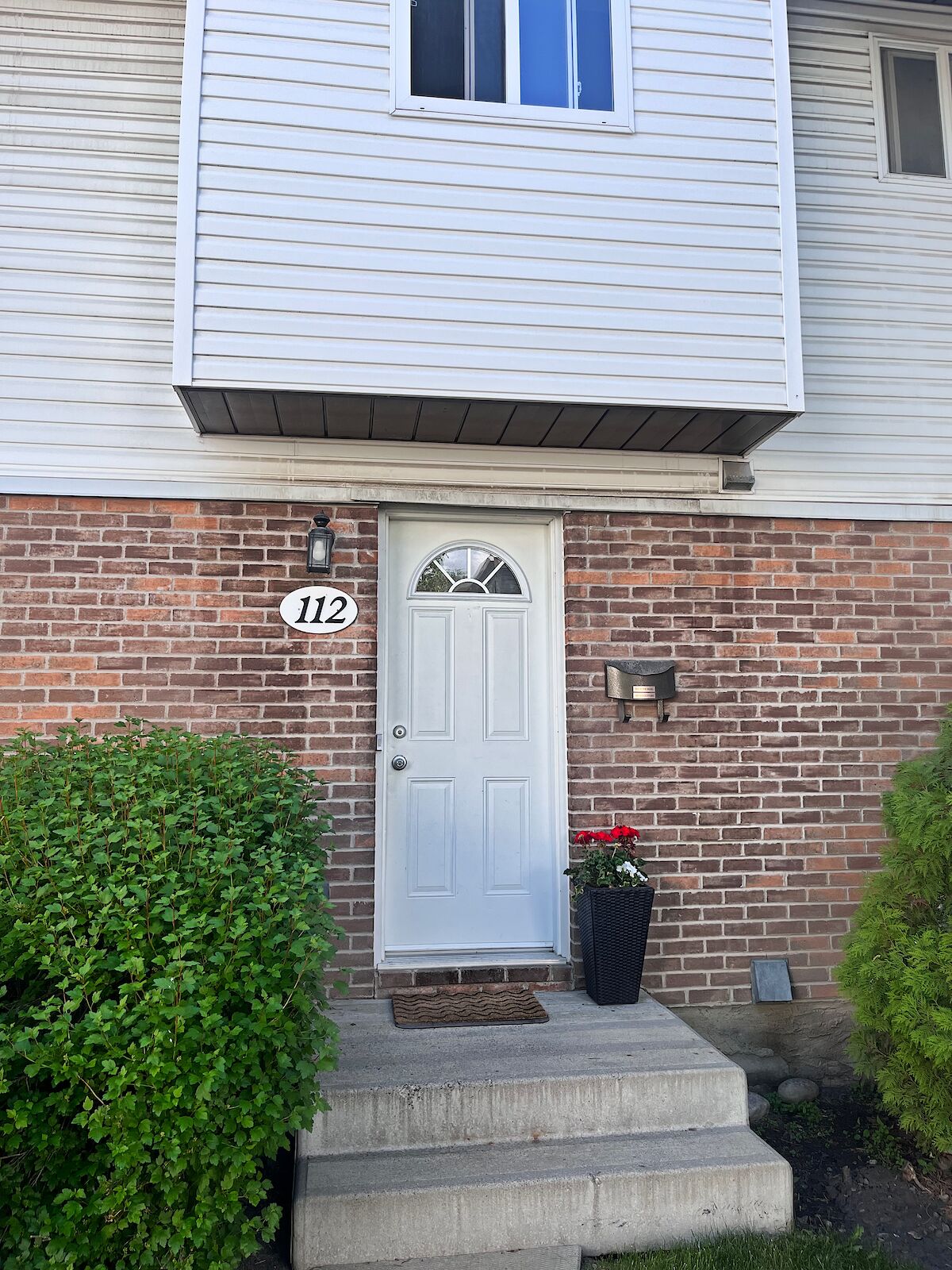 Calgary 3 bedrooms Townhouse for rent. Property photo: 640136-1