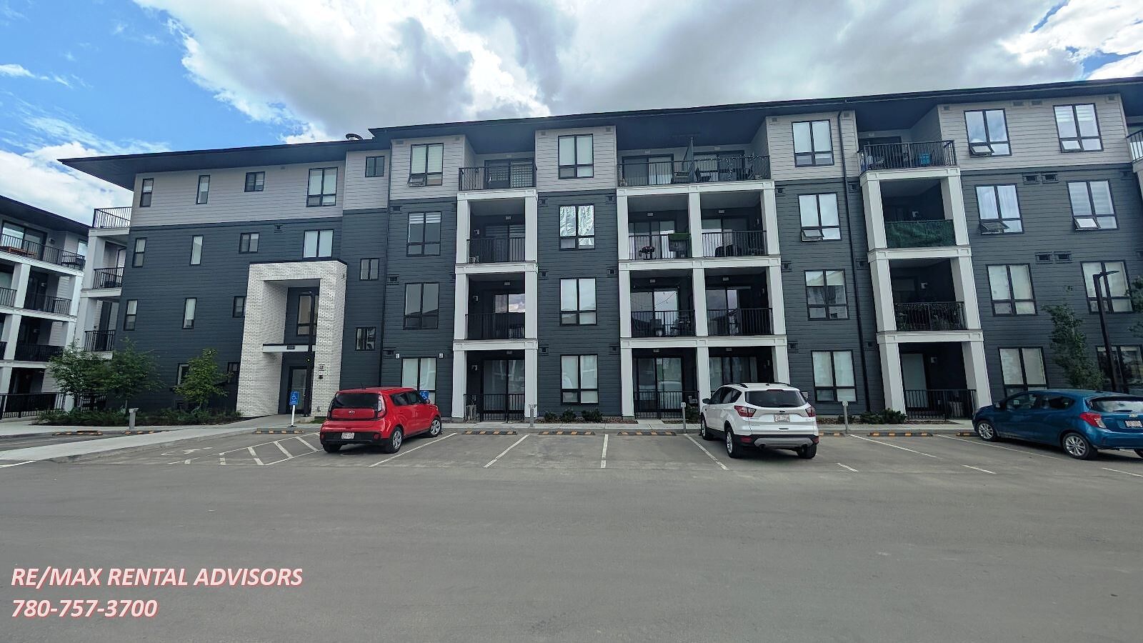 Calgary 2 bedrooms Condo Unit for rent. Property photo: 640161-1