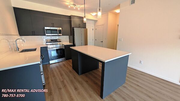 Calgary 2 bedrooms Condo Unit for rent. Property photo: 640161-3