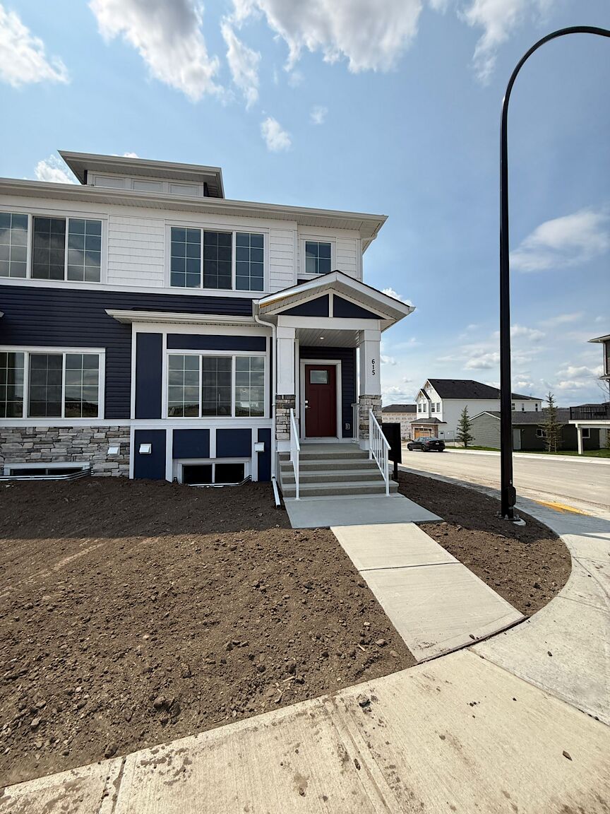 Calgary 3 bedrooms House for rent. Property photo: 640167-1