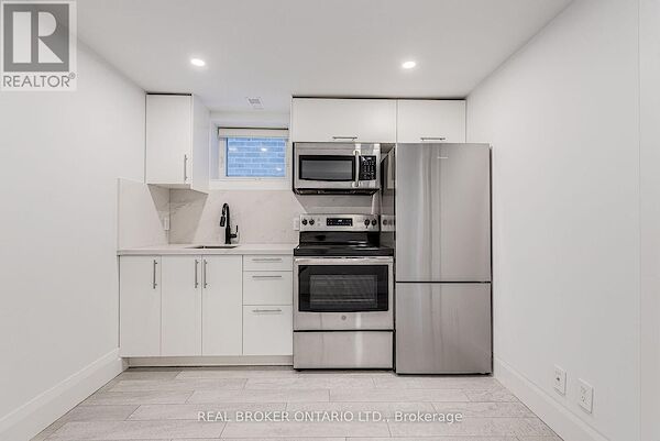 Full+Sized+Appliances Toronto 1 bedroom House for rent. Property photo: 640182-2