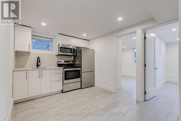 Kitchen+and+Main+Living+Area Toronto 1 bedroom House for rent. Property photo: 640182-3