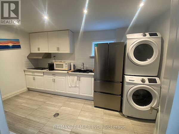 Toronto 1 bedroom House for rent. Property photo: 640284-2
