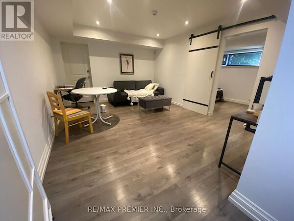 Toronto 1 bedroom House for rent. Property photo: 640284-3