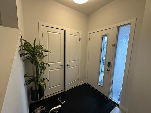 Calgary 4 bedrooms House for rent. Property photo: 640329-2