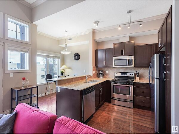 Edmonton 2 bedrooms Condo Unit for rent. Property photo: 640357-2