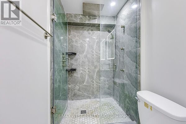Mississauga 1 bedroom House for rent. Property photo: 640377-3