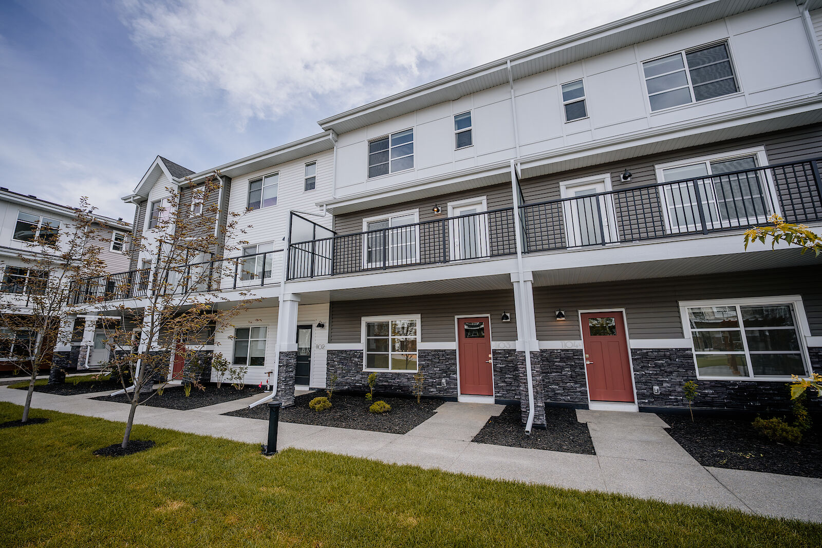 Calgary 4 bedrooms Townhouse for rent. Property photo: 640389-1
