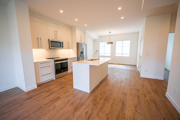 Calgary 4 bedrooms Townhouse for rent. Property photo: 640389-2