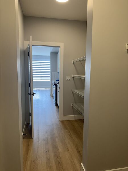 Edmonton 3 + Den bedrooms Main Floor for rent. Property photo: 640394-2